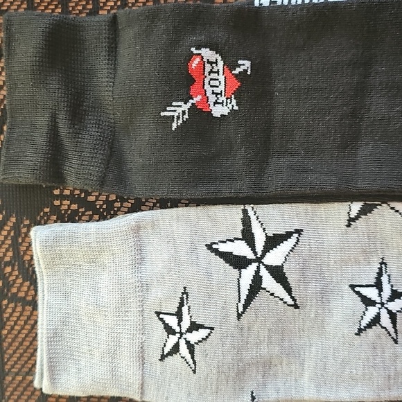 NWT Set Of 2 Pairs Steve Madden Crew Socks Tattoo Dress Casual - Picture 3 of 5